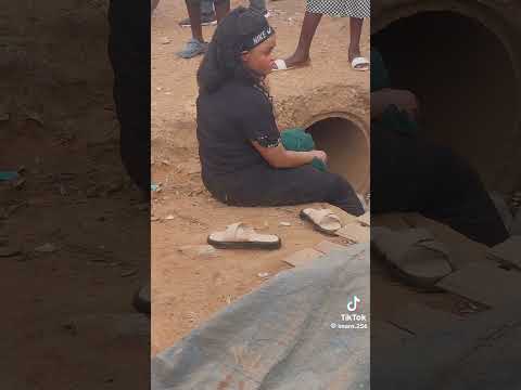 Omukyala Ono Agudde Eddalu E Kasangati