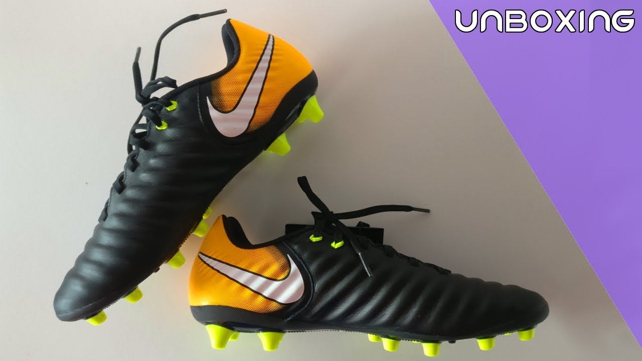 nike tiempo negro con naranja