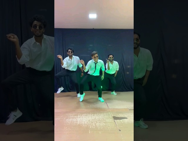 College Ki Ladkiyon Part-4 😎 #dance #collegekiladkiyon #shorts class=