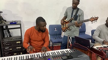 Learn Drop 2 passing chords 7-3-6-2-5-1 that pro do use key F# | Piano Tutorial