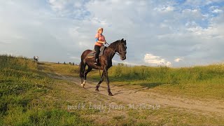 Девушка на лошади | Молочная леди из Мотково | Верховая езда и наездница !