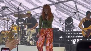 Paramore - Misery Business (Live at ACL Fest Austin,Tx 10\/16\/22)