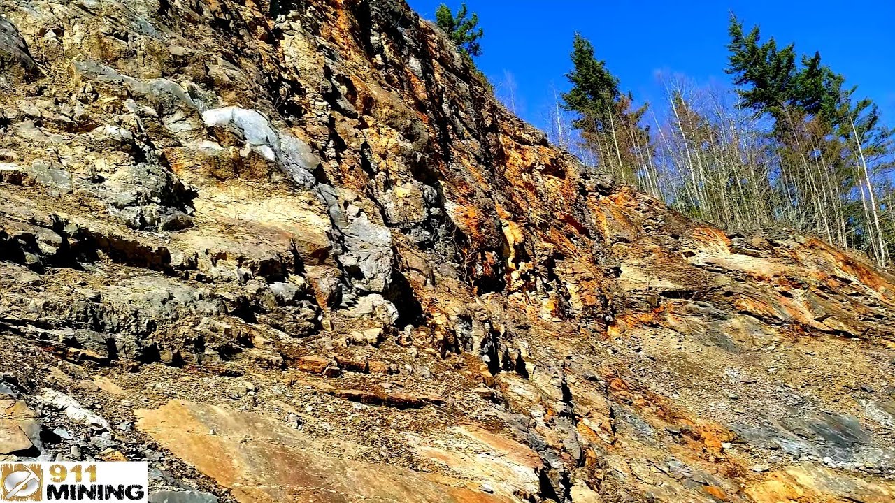 Argillitic Huge Quarry With Oxidized & Mineralized Argillitic Veins! - YouTube