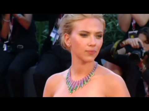 Video: Scarlett Johansson files for divorce