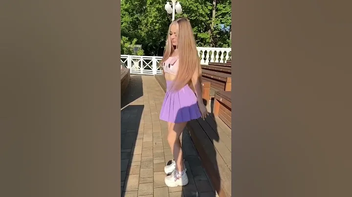 Beautiful summer outfit in skirt🌞❤️ #shorts ##legs - DayDayNews