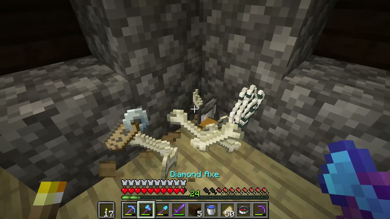 I found a Hidden Treasure in the Woodland Mansion no way Minecraft