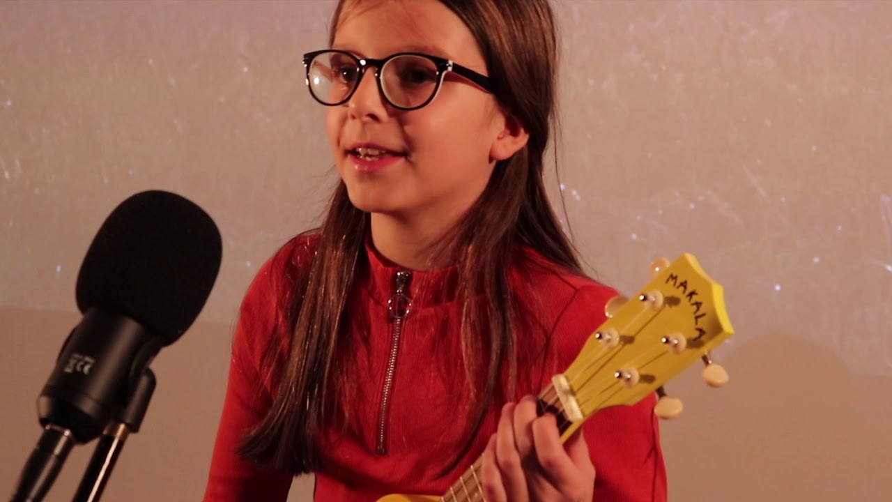 Live Sessions at The Music Yard - Fern singing her original song and ...