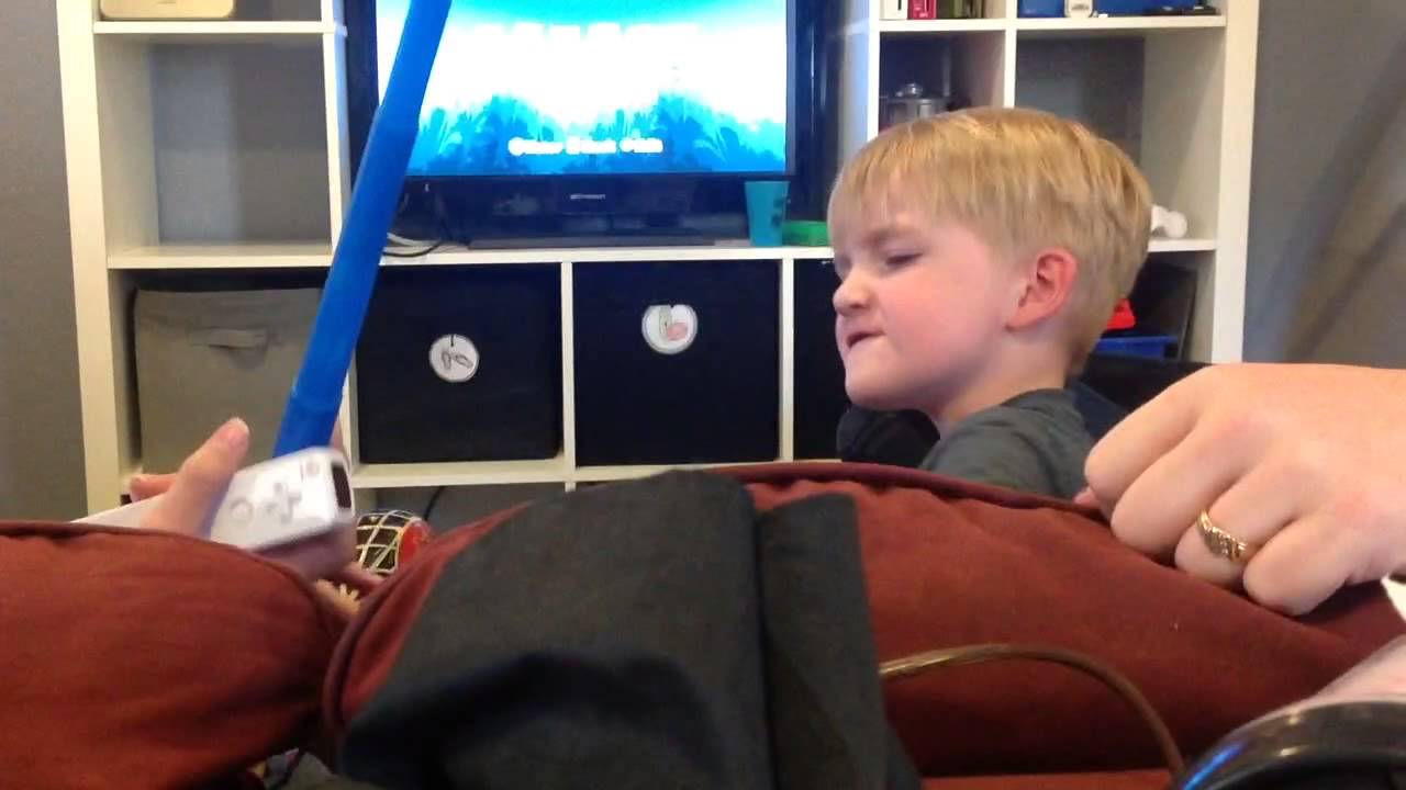 How a 4 Year Old Reacts to Video Games - Do not make Joshua angry!