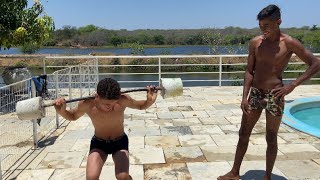 VANESSA AND I WENT TO DISTURB ANDRÉ AND CHICO IN THE POOL - YouTube