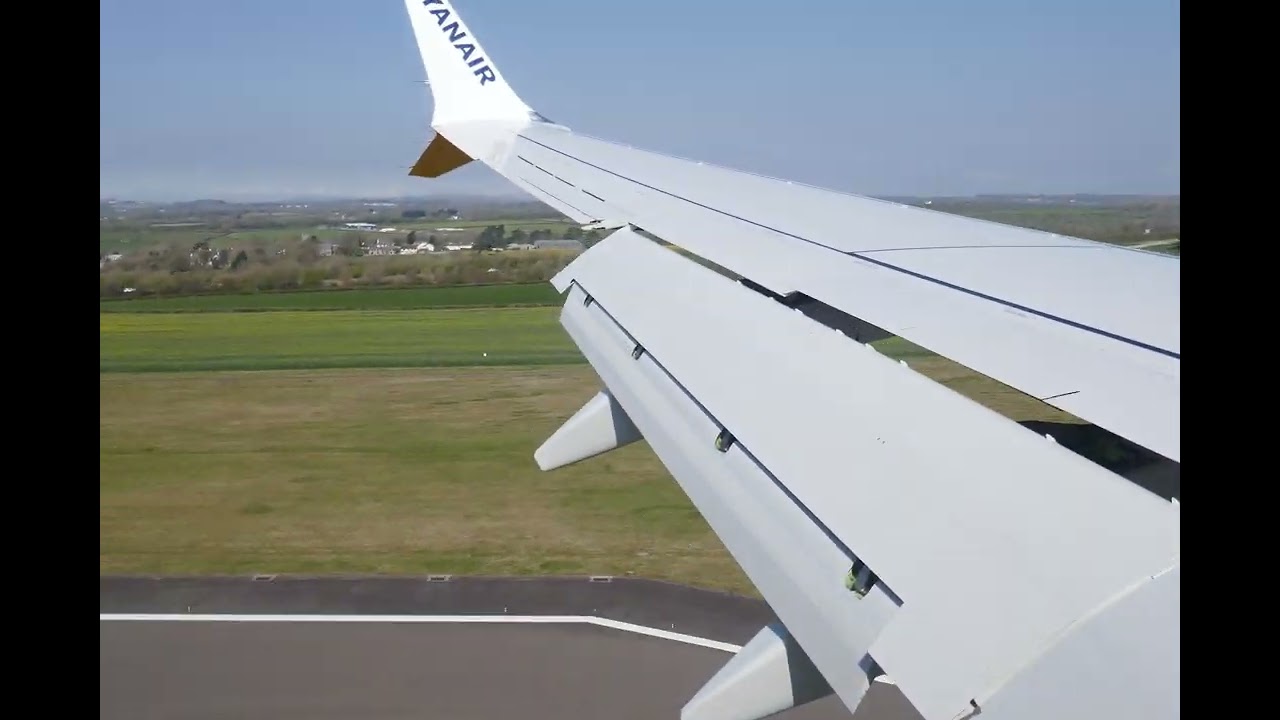 Landing in Cardiff Airport from Dublin (Ryanair) - March 2022