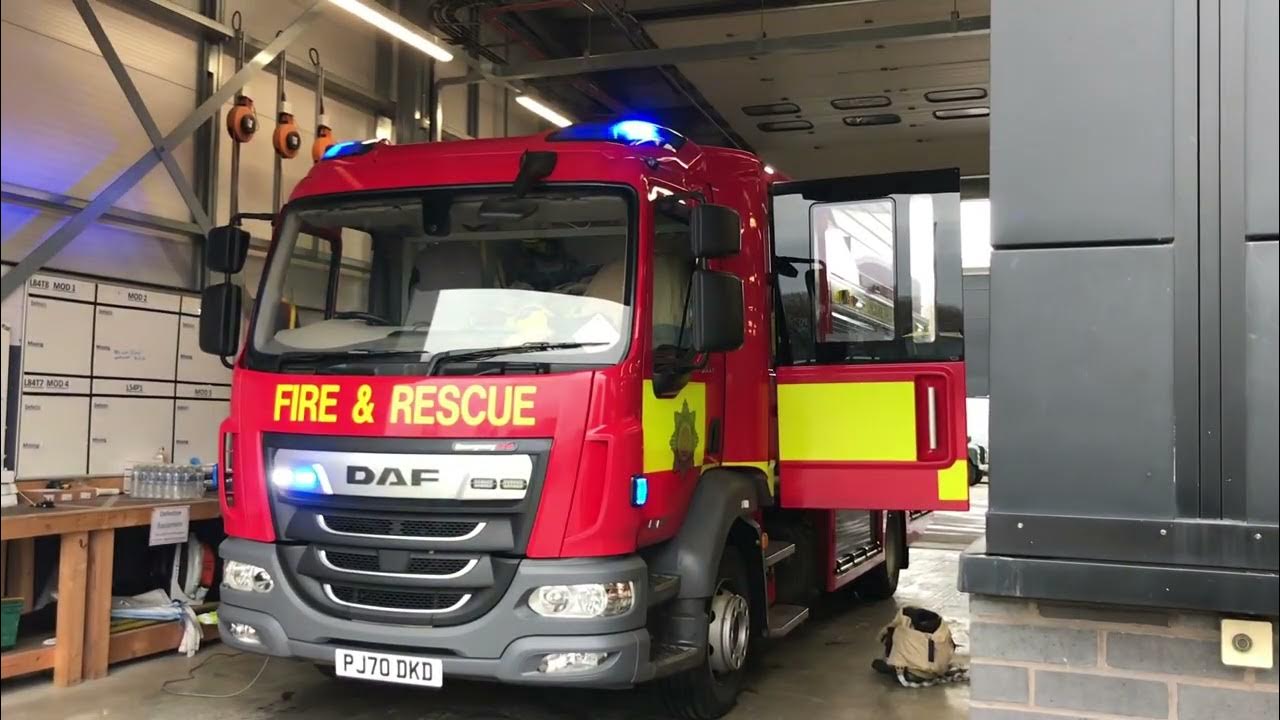 Lancashire Fire and Rescue Service Chorley USAR P1 lights demo YouTube