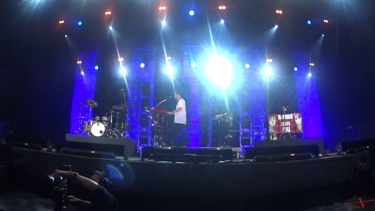 Mike Shinoda - Iridescent - Live in Moscow (01.09.2018)