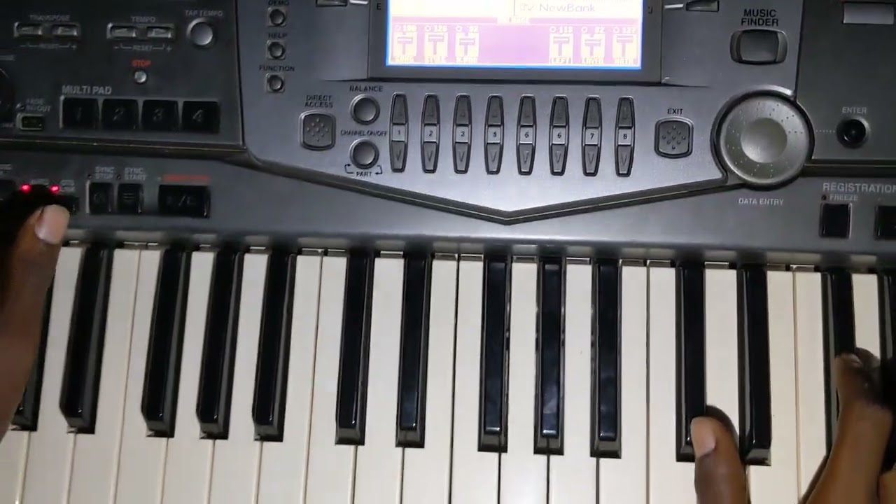 kwiga piano gucuranga Bass mugisirimba#RWAMIKA TV