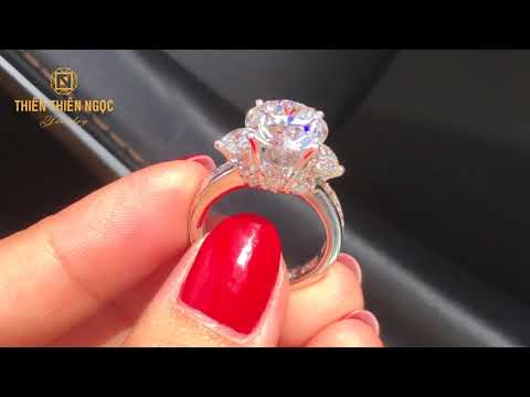 Video Nhẫn kim cương viên chủ 10 ly D 4.03 carat VVS1 kiểm... - youtube