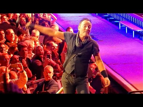 bruce-springsteen---sherry-darling---milwaukee,-wi---march-3,-2016-live