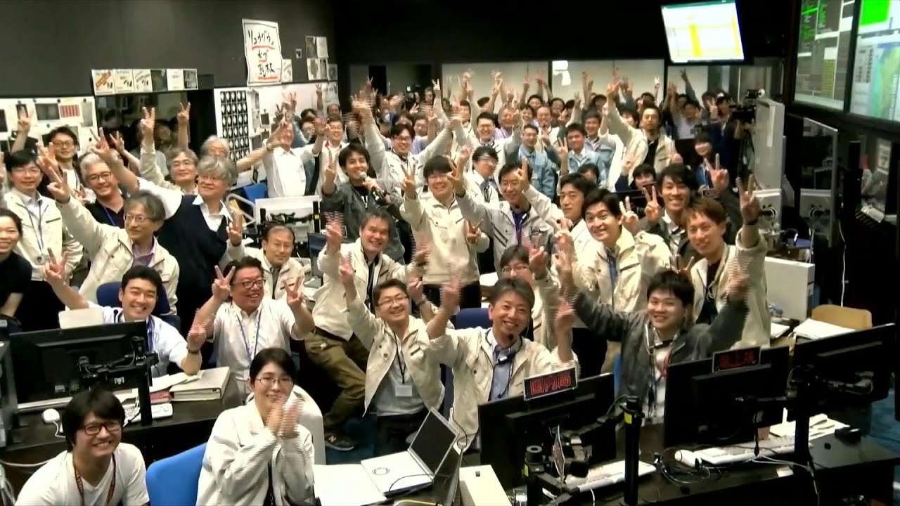 La sonda japonesa Hayabusa2 logra posarse por segunda vez en un asteroide | AFP information technology