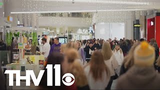 Holiday Shopping Sprees Continue Despite Economic Pressure