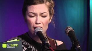 Video thumbnail of "Mina Tindle - To Carry Many Small Things - Le Live"