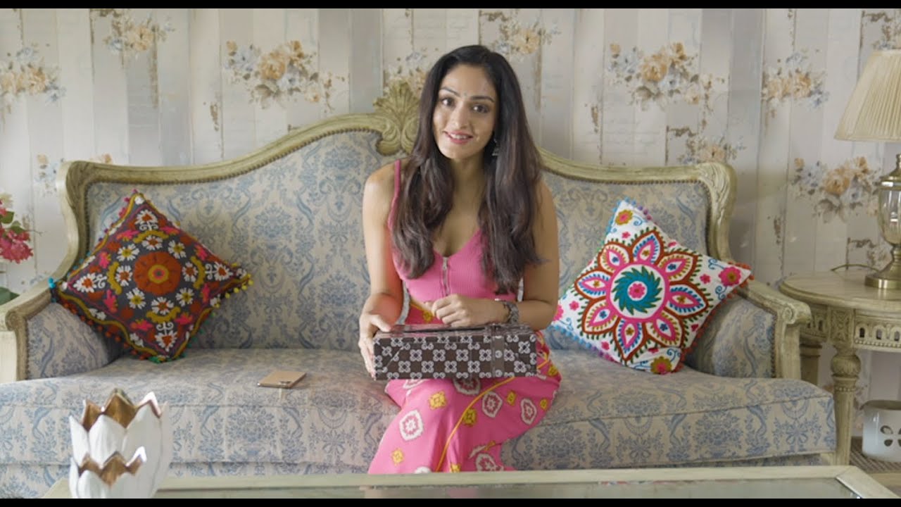 Khushali Kumar and her father like bhai | 