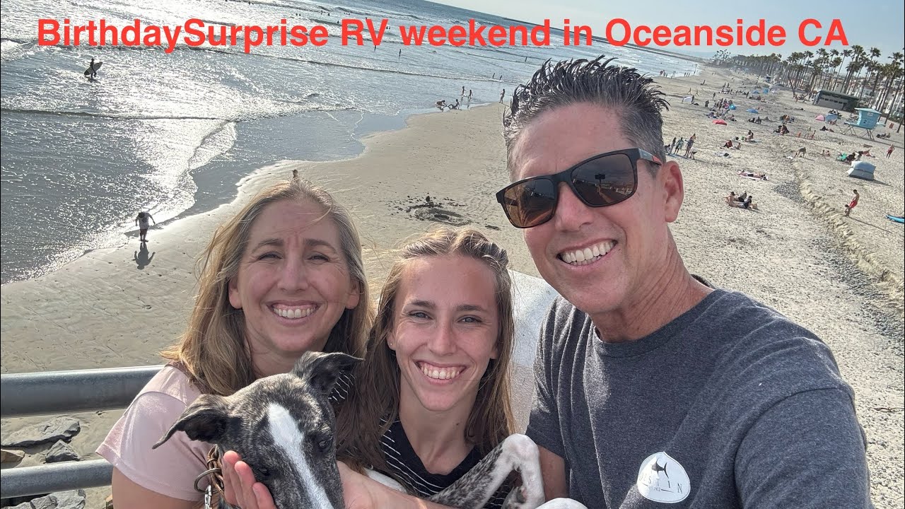 Кемпинг на автодоме на пляже в Оушенсайде, Калифорния.