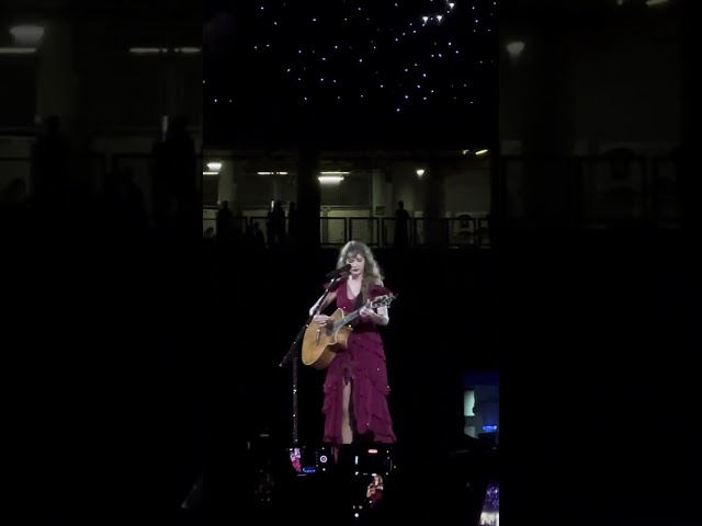 Taylor Swift sings Foolish one & Tell me why as surprise songs THE ERAS TOUR SINGAPORE 4K class=