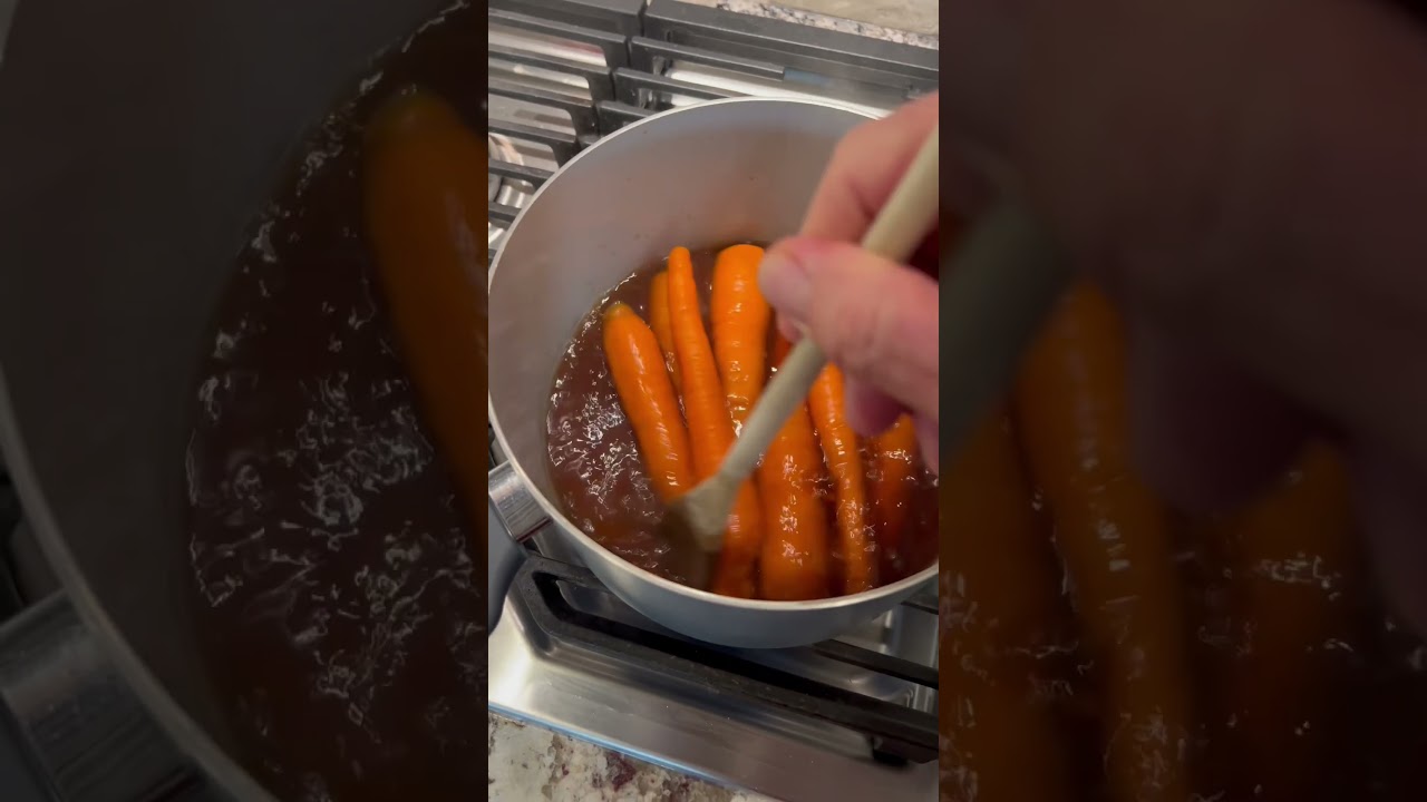 Carrots in bone broth! Here’s a cheap DIY dog treat recipe made with carrots and bone broth!
