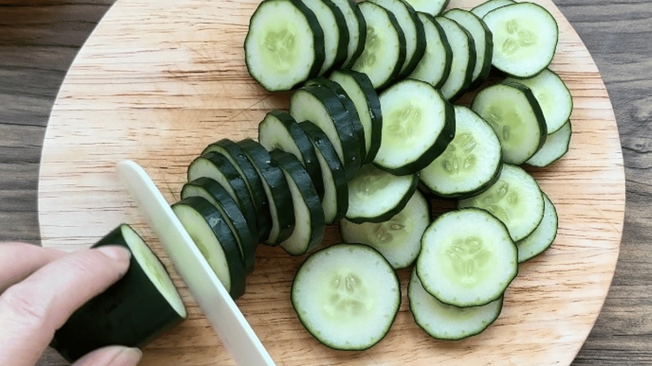Eat this cucumber salad for dinner every day and you will lose belly fat!