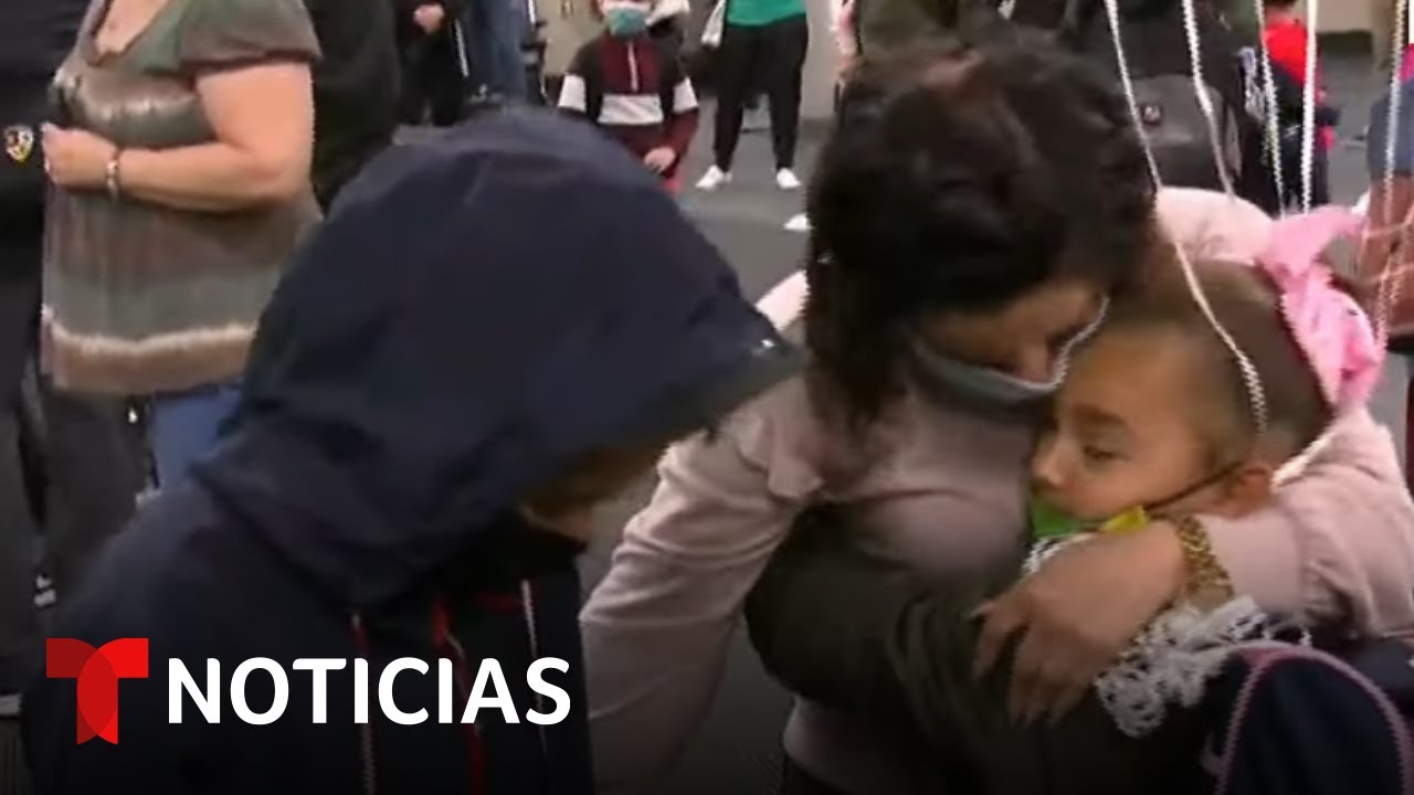 Madre hondureña se reencuentra con sus hijos | Noticias Telemundo
