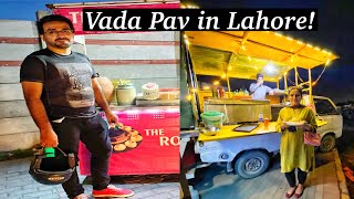 Indian ?? Vada Pav in Pakistan ?? | Lahore Street Food | Vlog100