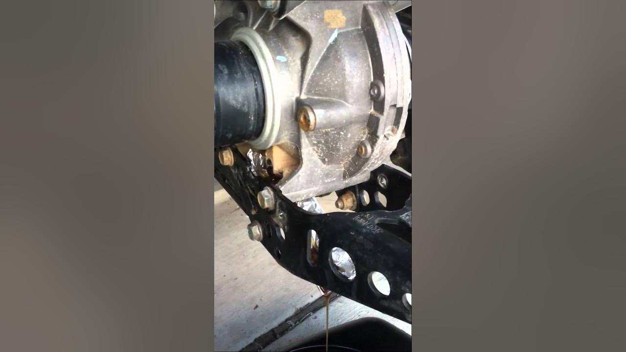 Can Am Rear Diff Fluid Trick - YouTube