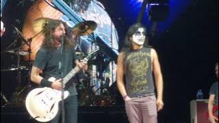 Kiss Guy (YAYO Sanchez) plays Monkeywrench w/ Foo Fighters Austin TX 4-18-18