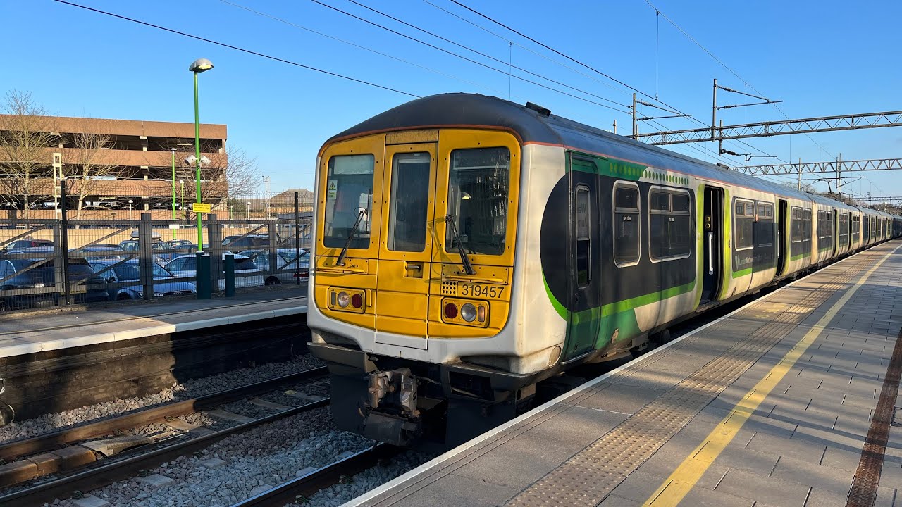 LNWR Class 319 departs Watford Junction + Horn (02/03/2023)