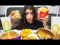 Mi hermana 24 HORAS COMIENDO en McDONALDS!! (un restaurante diferente cada día)