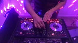 Split Second Sounds DJ Matt Piver mixing live