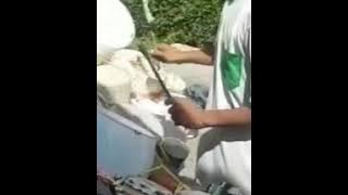 Hebat skil bapak ini!!! Sholawatan ya nabi dengan panci, galon👍👍👍👏👏👏😂😂