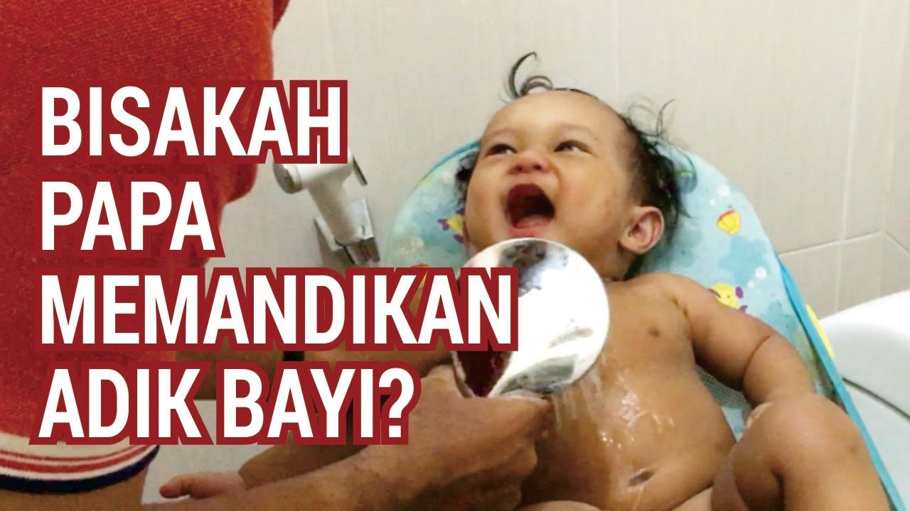 Ayah Memandikan Adik Bayi Lucu Dengan Deluxe Baby Bather Kids