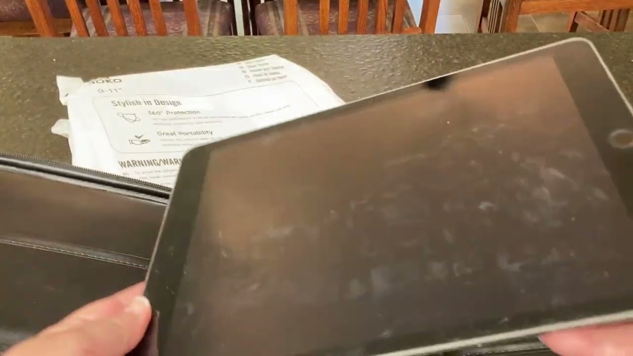 Review of the MoKo 9-11 Inch Tablet Sleeve Bag Compatible with iPad