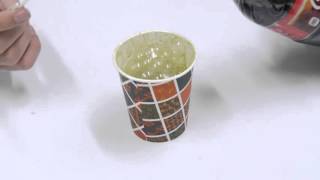 【見た目グロい】青汁をコーラで割って飲んでみた