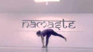 Purna Vinyasa Parivrtta Parsvakonasana