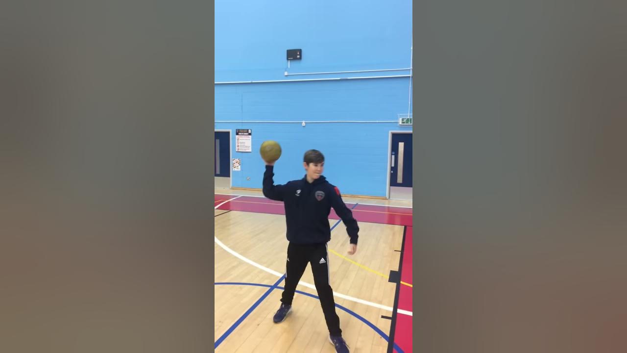 Shoulder pass in Handball YouTube