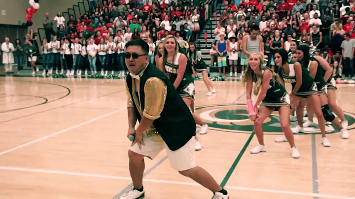 Korean Teacher performs "Gangnam Style"- [LMAO]