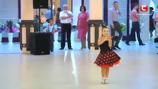 رقص زیبای دختر بچه