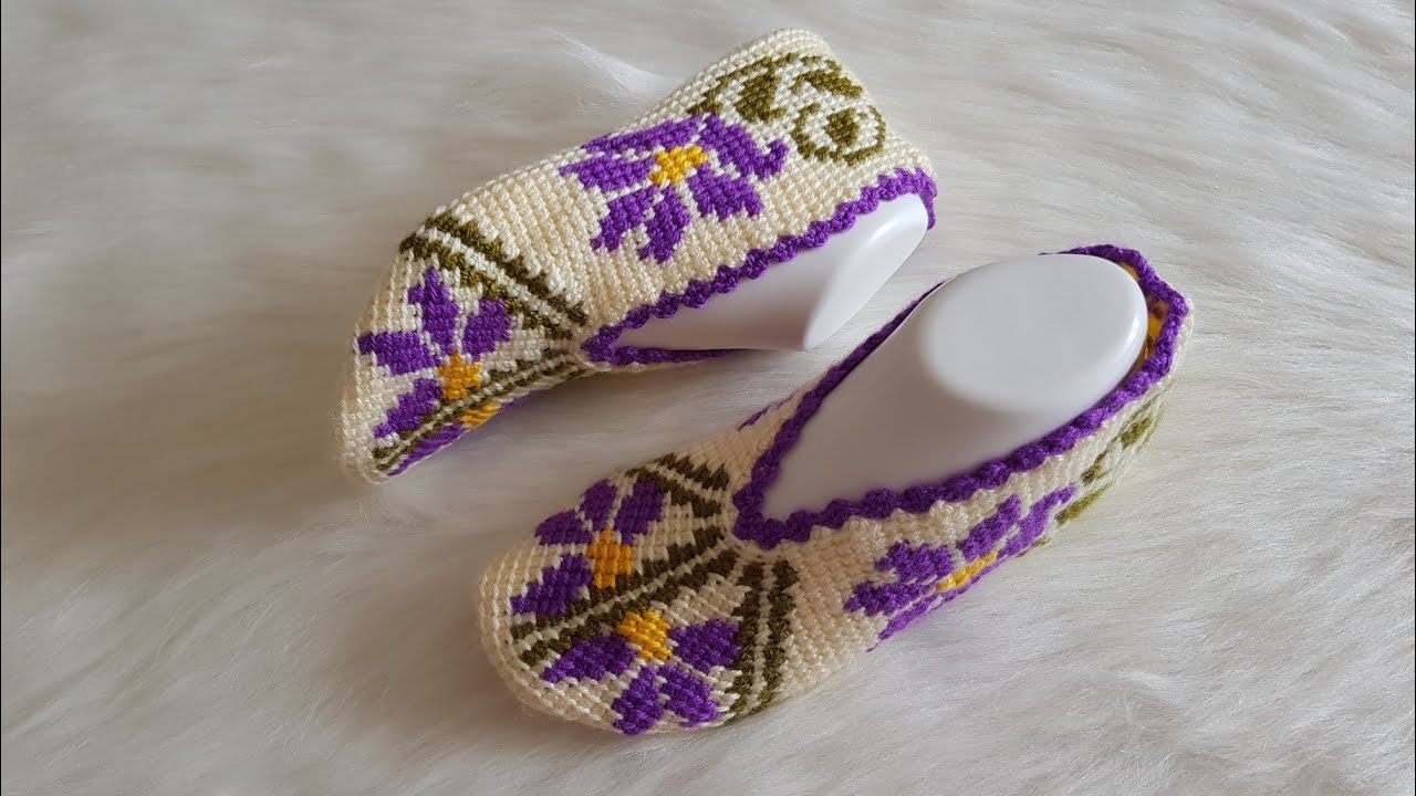 TUNUS İŞİ ÇİÇEKLİ PATİK YAPIMI