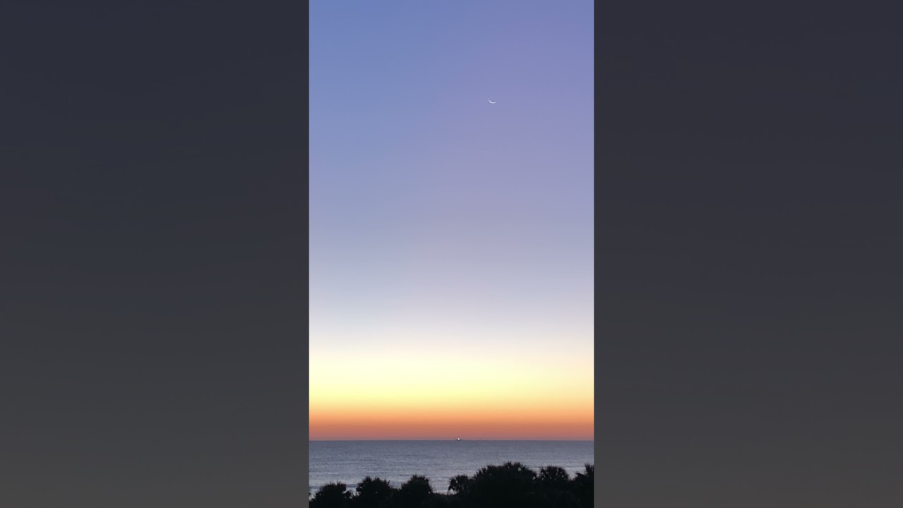 Palm Coast, Florida dawn Dec 2, 2021 with waning crescent moon