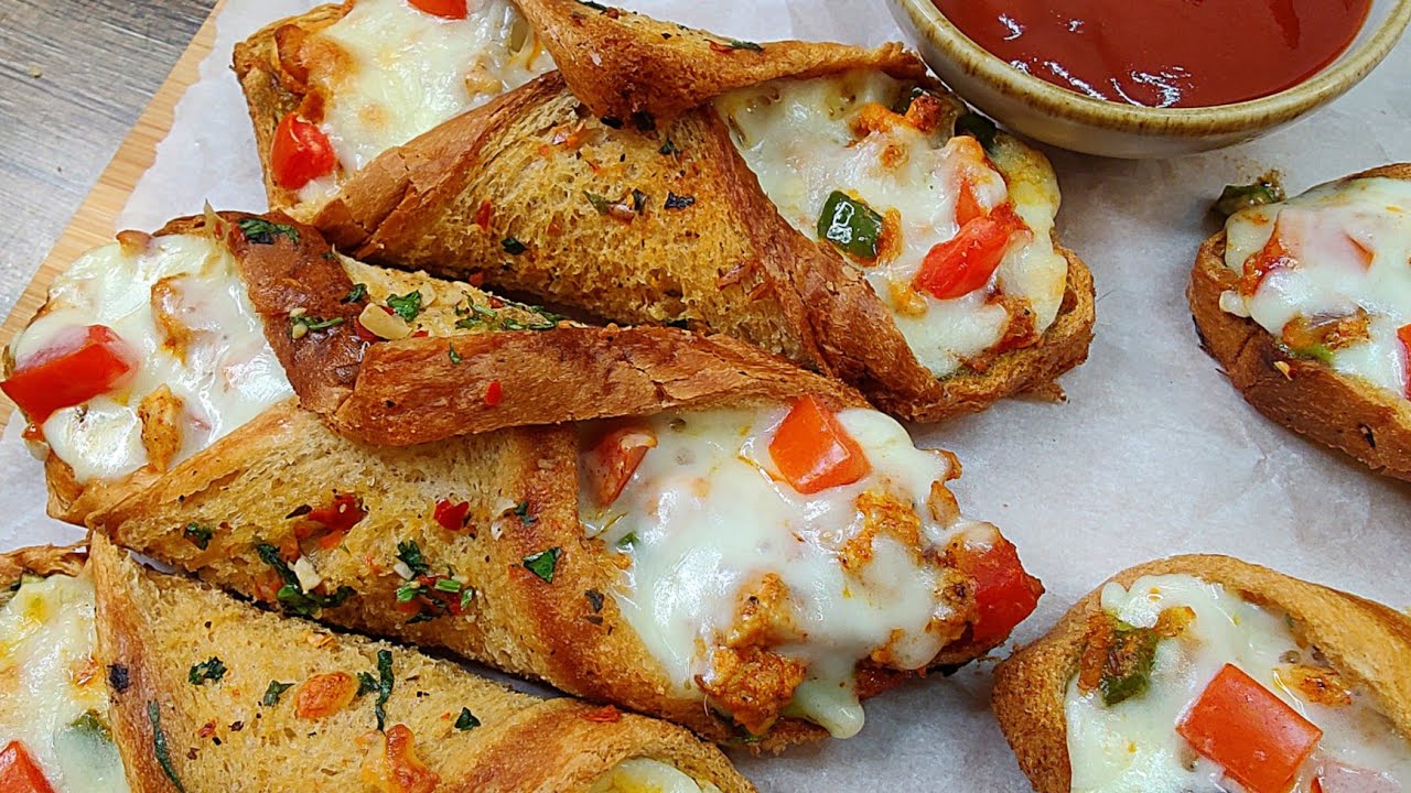 Cheesy Chicken Bread Parcel | Domino's Style Chicken Bread Parcels | Bread Parcel Recipe