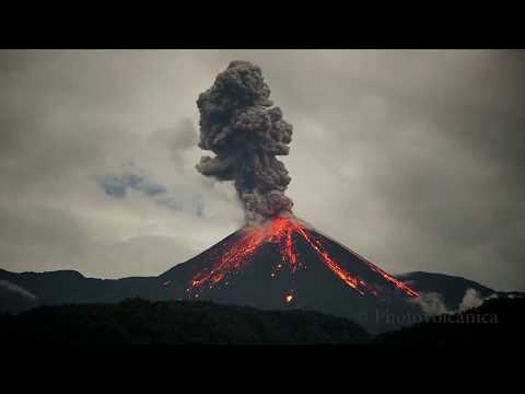 Erupcja wulkanu Reventador