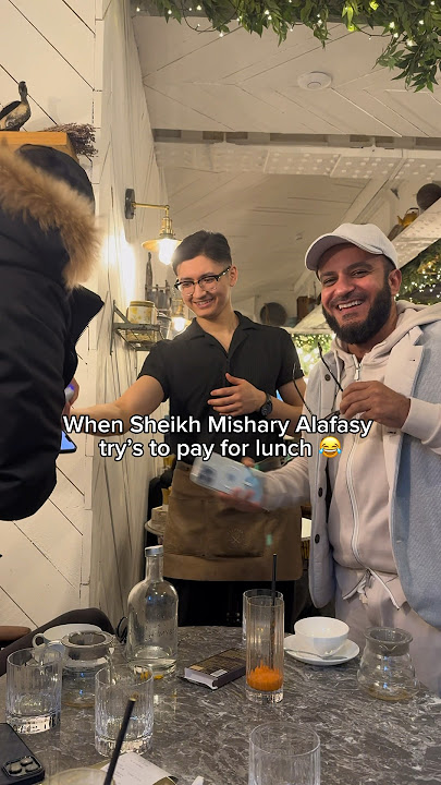 Sheikh Mishary Alafasy tries to pay for lunch #alafasy #mishary #nasheed #london #food #islam #tour