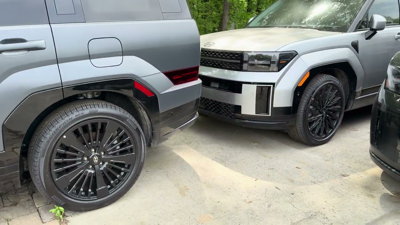 Calligraphy: 2025 Hyundai Santa Fe Gas vs Hybrid Wheels