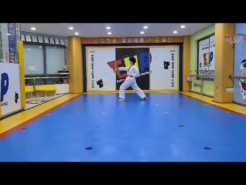 고신대 온라인 총장배 공인품새 개인전 남자 중등부2학년 김재호 6장