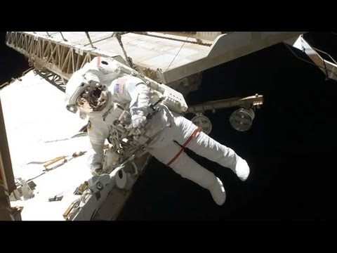Video: 5 Emergency Situations Accompanying The First Manned Spacewalk - Alternative View